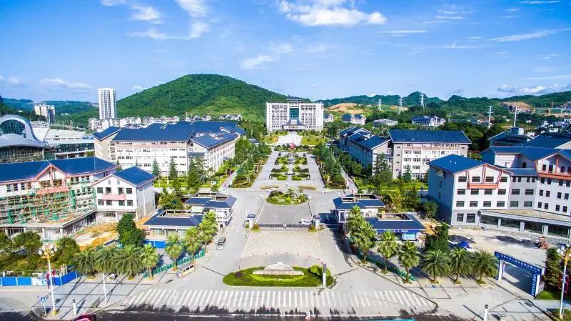 湘西民族職業(yè)技術(shù)學(xué)院2021初中起點(diǎn)招生簡(jiǎn)章