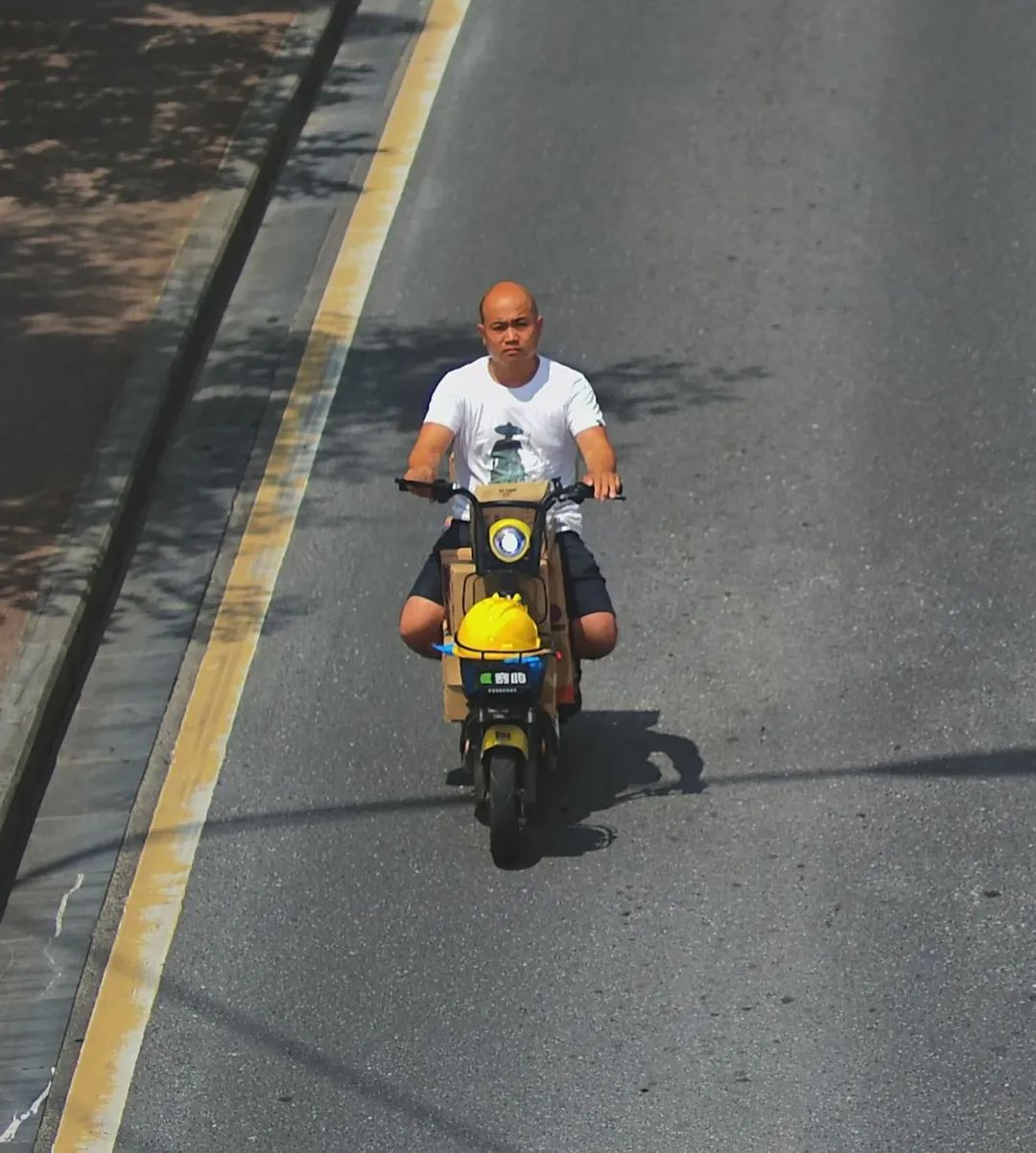 【不文明行為曝光臺(tái)】第十五期摩托車(chē)、電動(dòng)車(chē)不文明行為抓拍(圖3)
