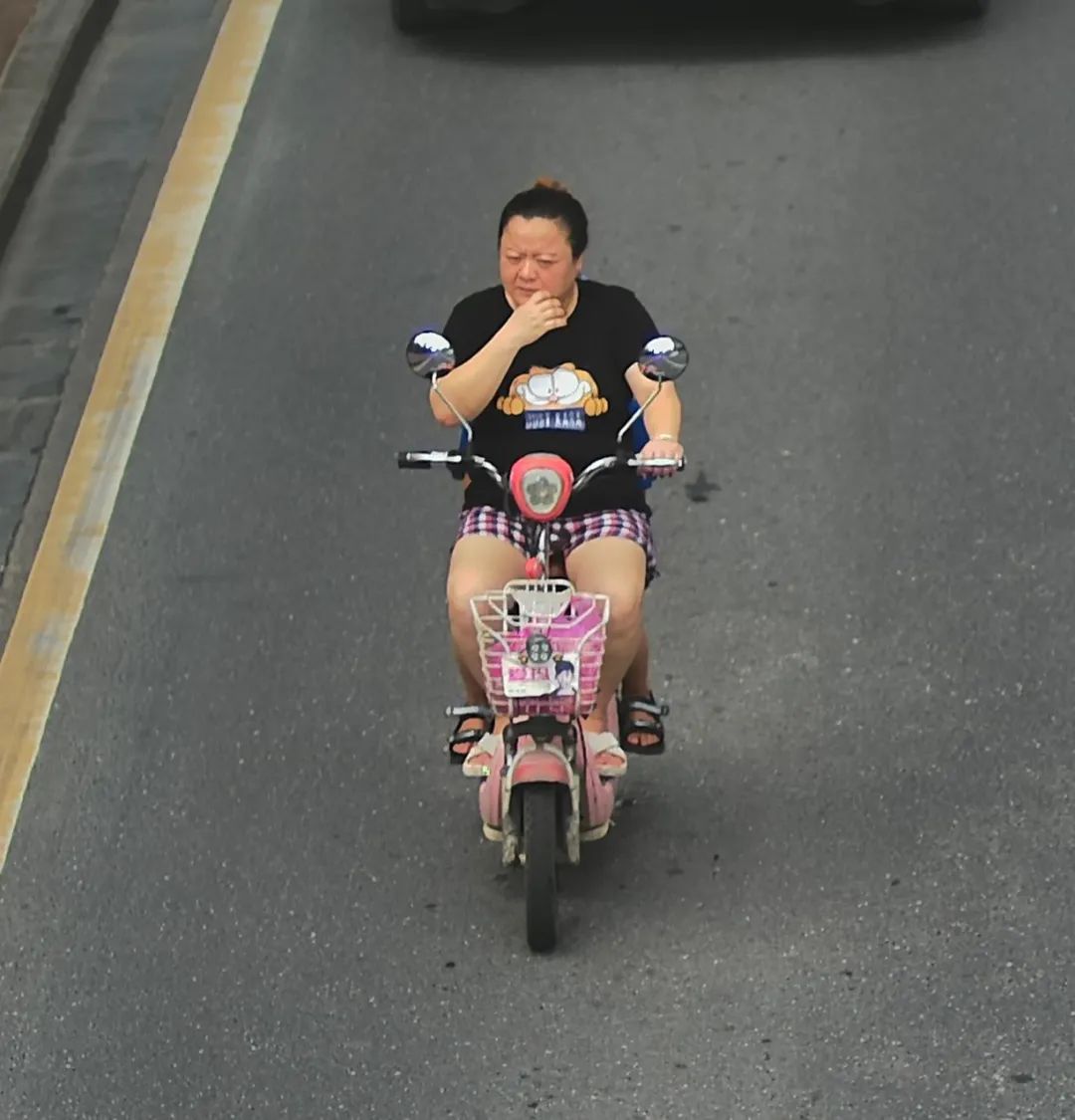 【不文明行為曝光臺(tái)】第十五期摩托車(chē)、電動(dòng)車(chē)不文明行為抓拍(圖4)