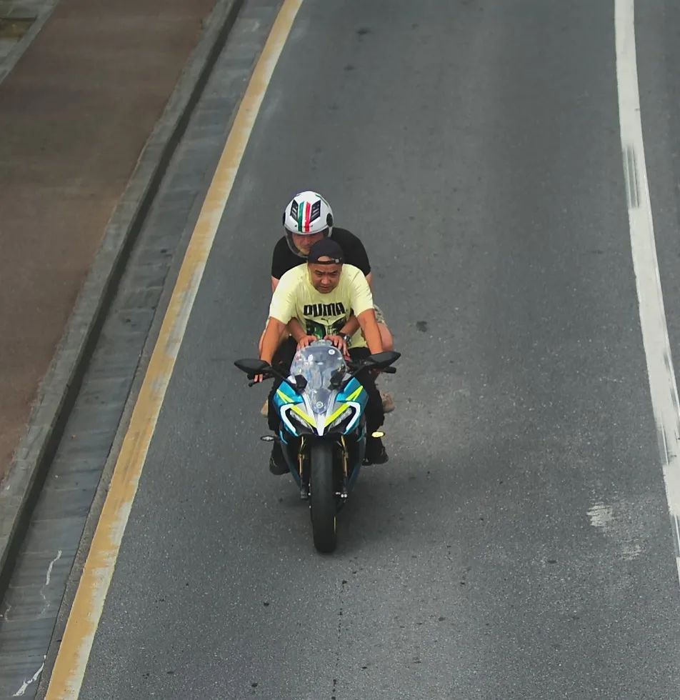 【不文明行為曝光臺(tái)】第十五期摩托車(chē)、電動(dòng)車(chē)不文明行為抓拍(圖5)