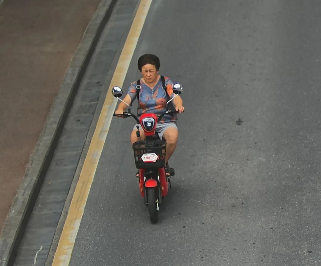 【不文明行為曝光臺(tái)】第十五期摩托車(chē)、電動(dòng)車(chē)不文明行為抓拍(圖6)